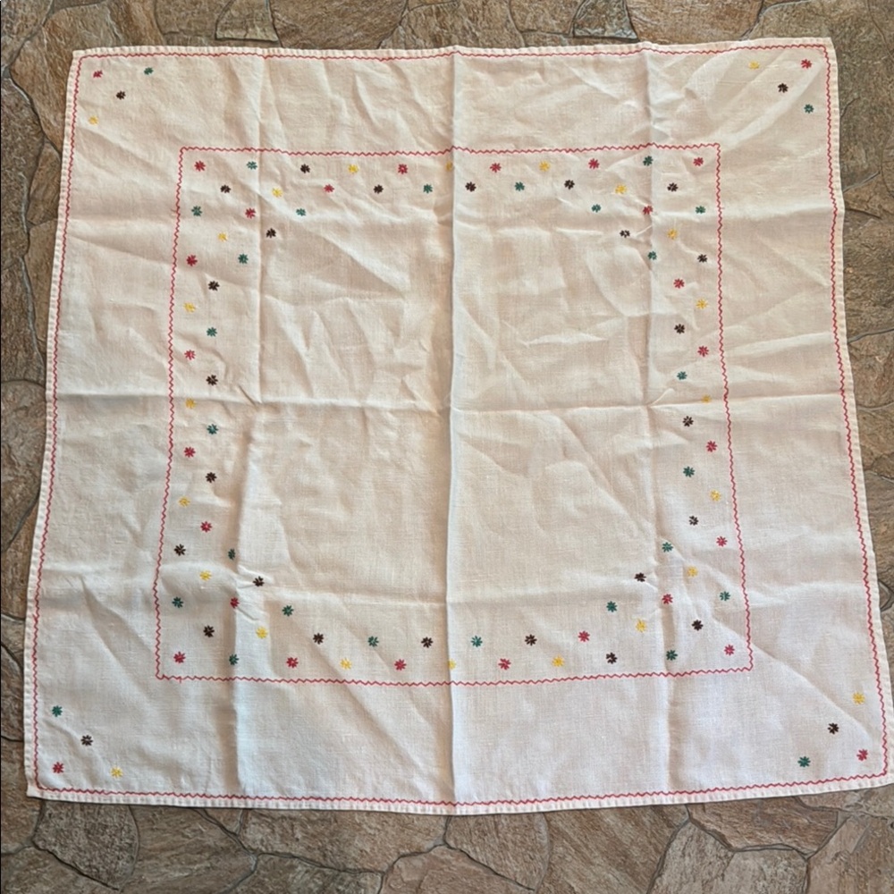 Tablecloth Vintage Embroidered Small White Tablecloth with Colorful Accents